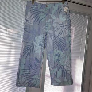 NWT Bay Studio Khakis Blue Tropical Monstera Leaf Capri Pants 4P